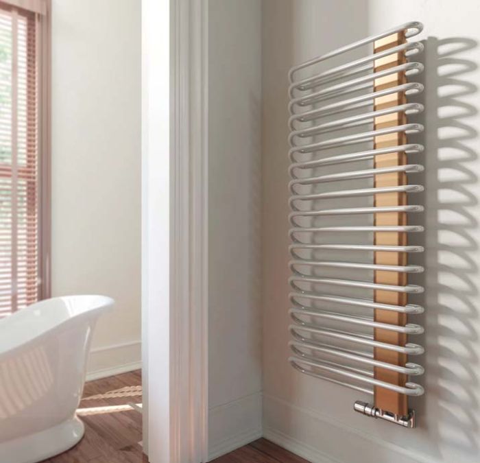Termoarredo bagno in acciaio della collezione Shelle di Artekalor