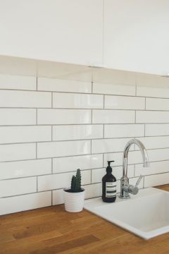 Piastrelle da rivestimento rettangolari Effetto Ceramica 7,5x30 SP9mm Lucido Collezione Murano Colore Bianco