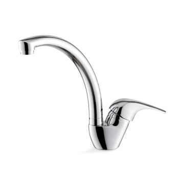 Miscelatore monocomando per lavello cucina con canna tonda girevole della collezione Venezia di Vema